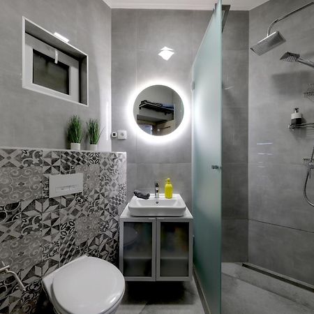 Lovely 2-Bedroom Apartment In Centre Of Bratislava Luaran gambar