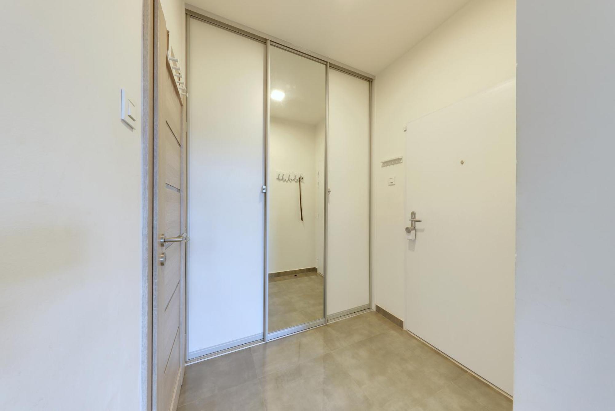 Lovely 2-Bedroom Apartment In Centre Of Bratislava Luaran gambar